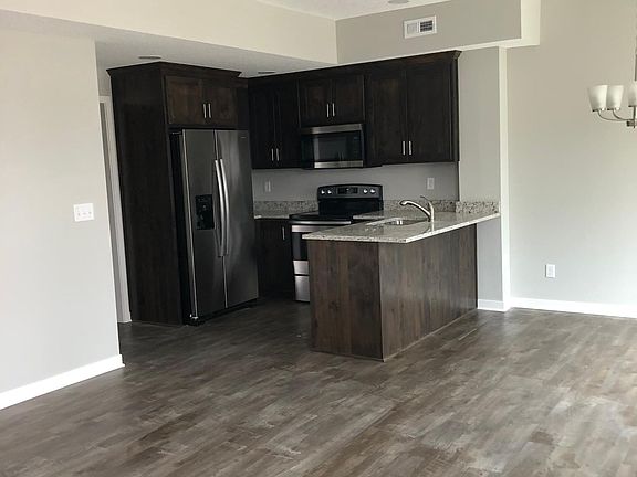 3rd image of 2035 Country View Ct