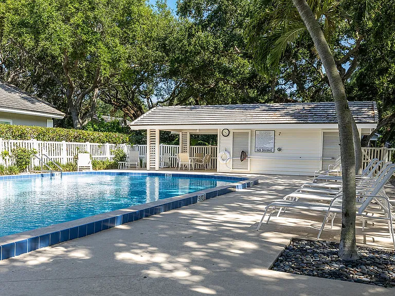 300 S Peppertree Dr — Photo 41