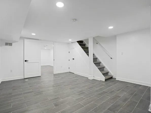 52 Brinkerhoff Street image 12 of 39