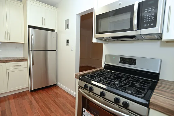 Rented by Space Real Estate | media 23