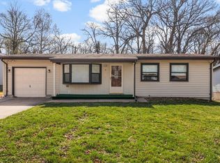 9 Becky Thatcher Dr, Saint Charles, MO 63303