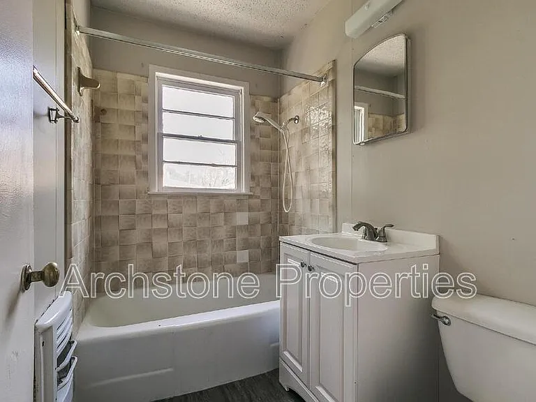2305 Mustang St — Photo 18