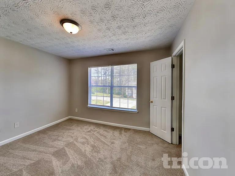 2277 Kilgore Ln — Photo 9