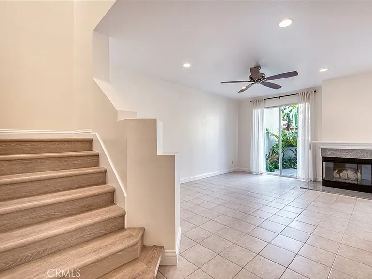 208 Chandon — Photo 21