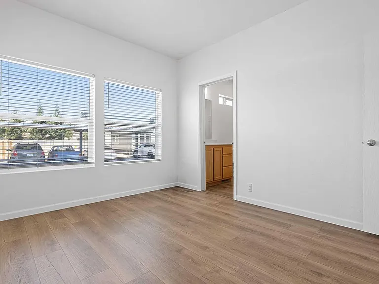 Blythe Village — Photo 106