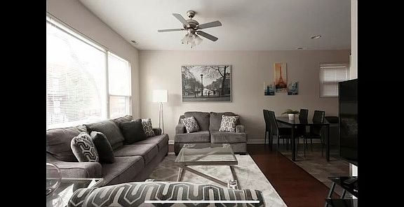 3rd image of 1730 W Beach Ave