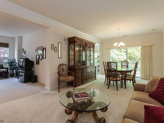 5th image of 2201 Avery Ct