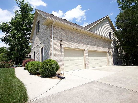2nd image of 2228 Hidden Woods Blvd