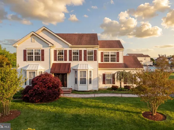 308 Waterview Dr, New Castle, DE 19720