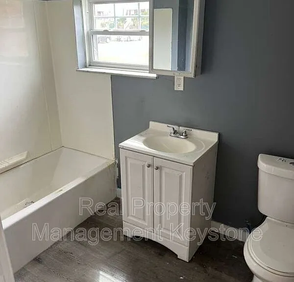 1834 Flagler St #1 — Photo 11