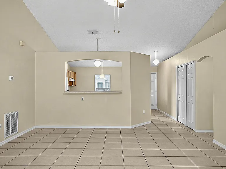 75 London Dr — Photo 13