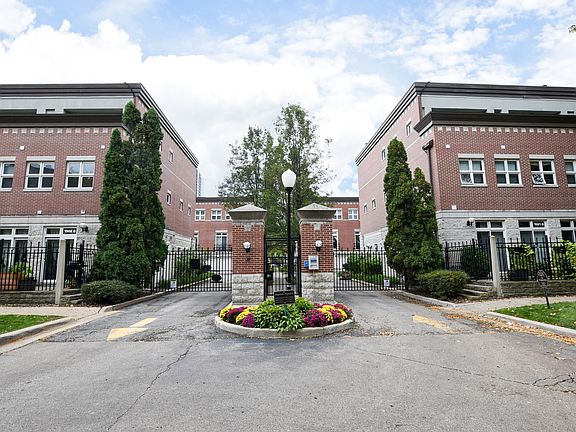 2nd image of 1522 S Prairie Ave Unit I