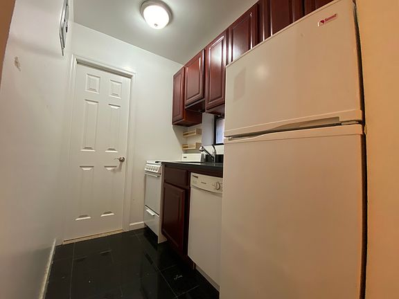 5th image of 500 E 74th St #4E