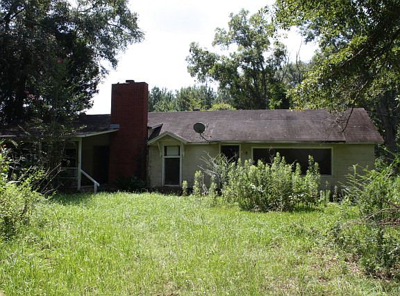 4th image of 21580 East Blvd