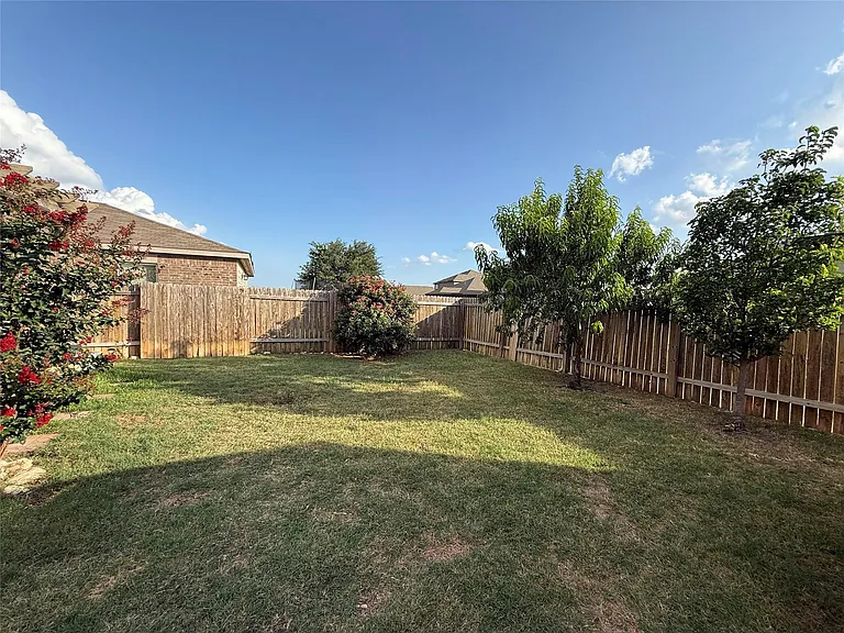 216 Continental Ave — Photo 34