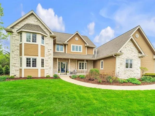 W146N7095 Winter Hollow DRIVE, Menomonee Falls, WI 53051