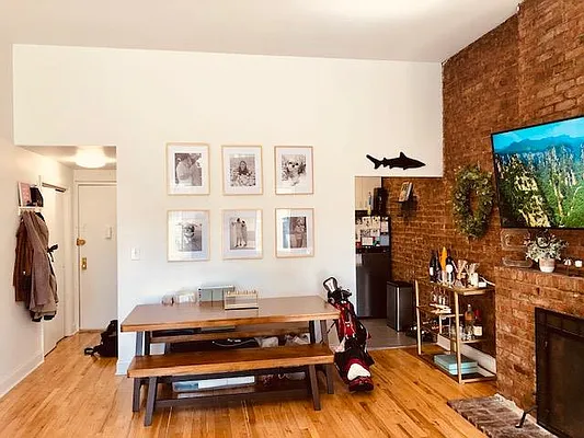 Rented by Buchbinder & Warren | media 17