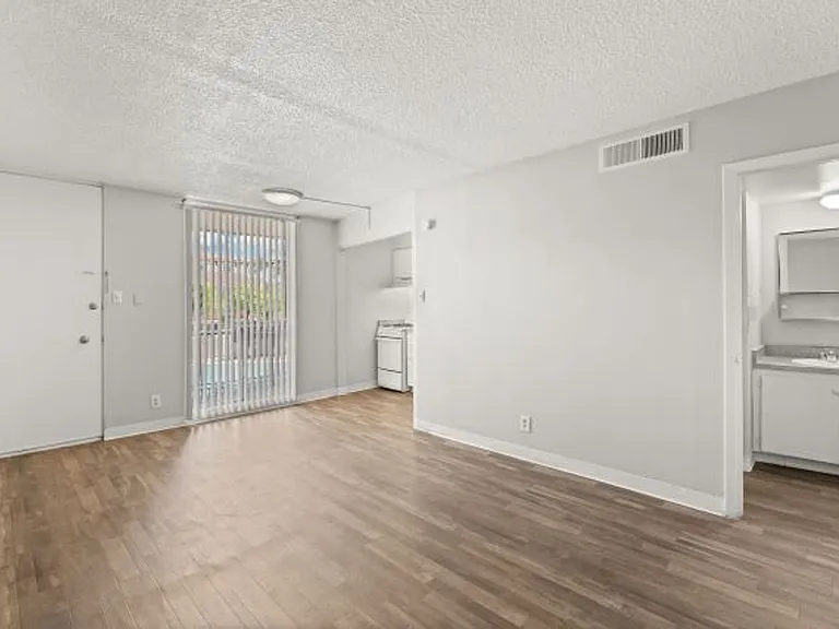Nova Peak Gated Community — Photo 19