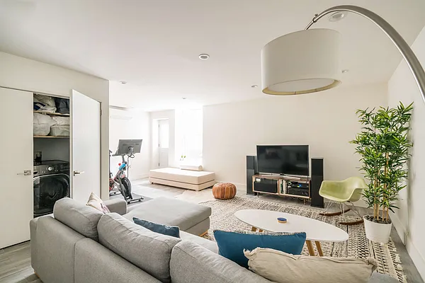 Sold by Compass | media 8