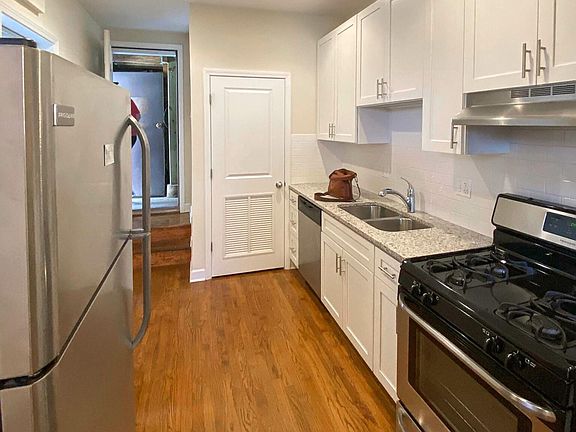 2nd image of 1817 W Leland Ave #1819