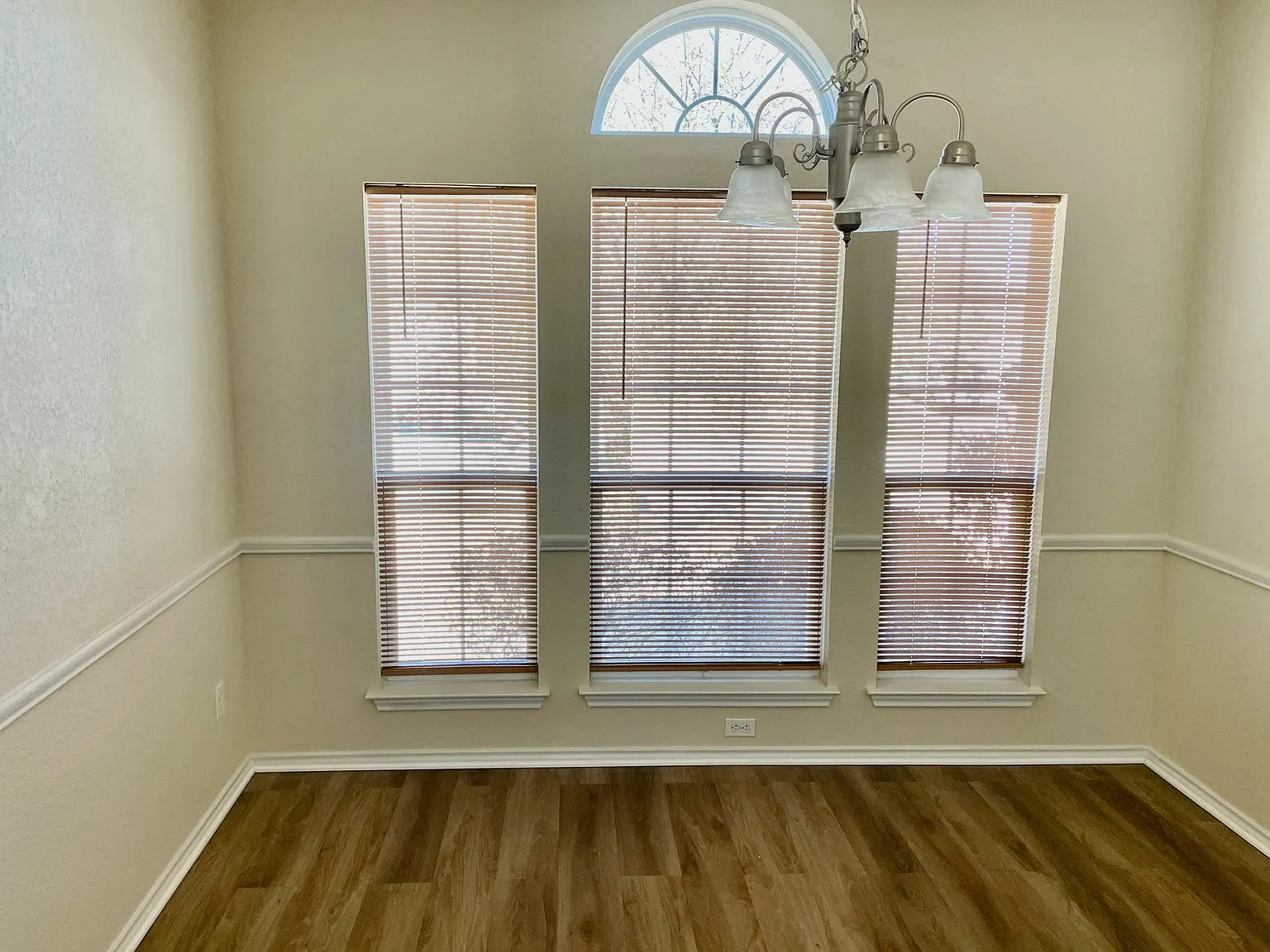 3 bed, 1706 sqft, $1,745 — Photo 3