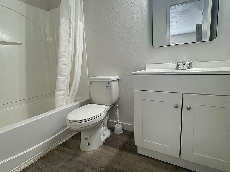 1711 W Carmen St #B — Photo 15