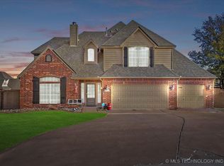 8842 E 77th St S, Tulsa, OK 74133