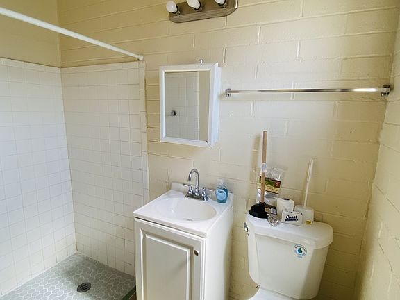 3rd image of 240 W Sahuaro St #11274734