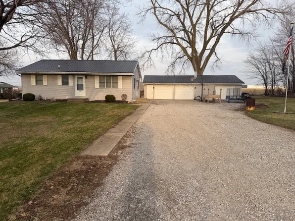 9217 Lawrence Dr E, Cedar Rapids, IA 52404