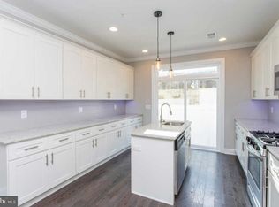 522 Mercy St, Philadelphia, PA 19148