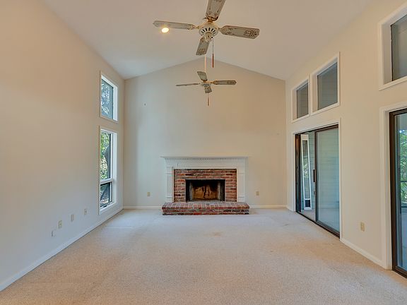 5th image of 2412 Los Robles Dr