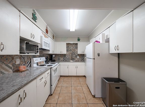 5th image of 201 W Silver Sands Dr APT 2
