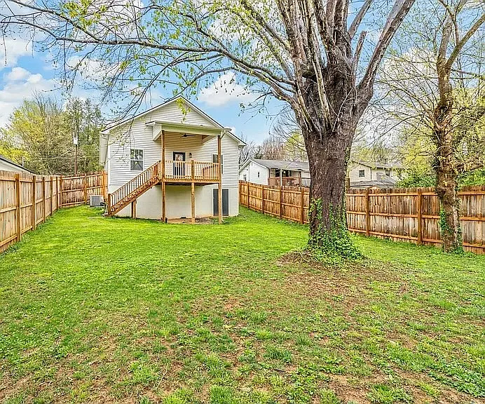 2102 Bernhurst Dr — Photo 20