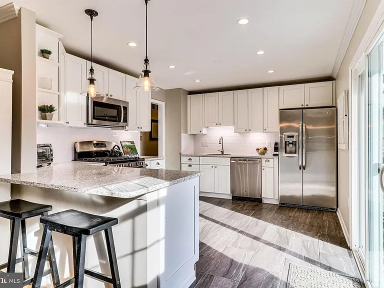 6519 Engel Dr — Photo 20