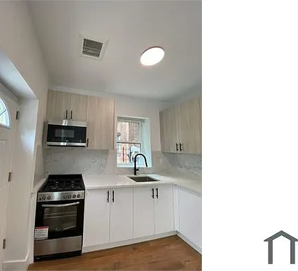 3 bed, $3,300 — Photo 1