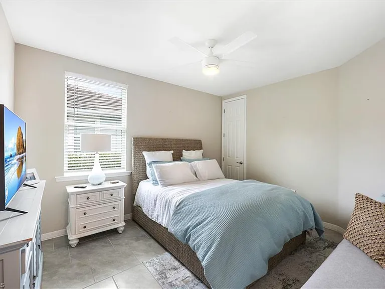 14551 Edgewater Cir — Photo 17