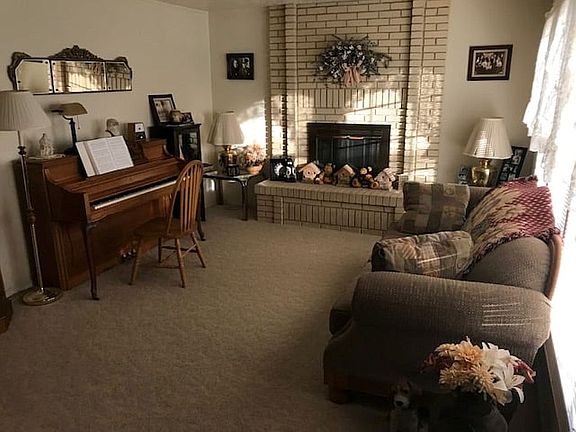 Living Room (View 1)