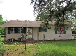 146 Skinner St, Joaquin, TX 75954
