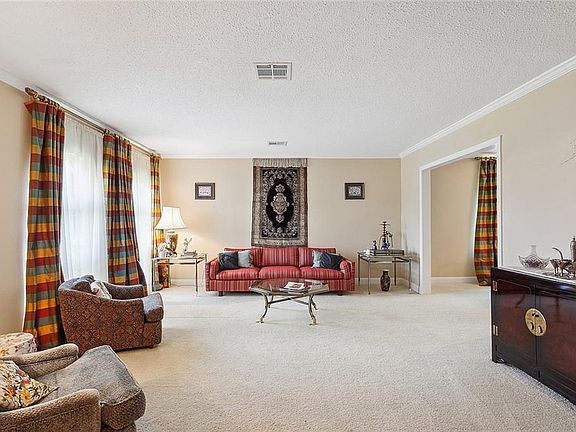 4th image of 141 Chateau Saint Michel Dr