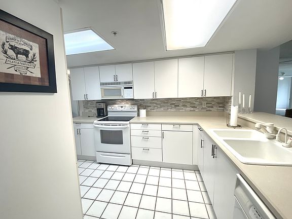 Tile backsplash