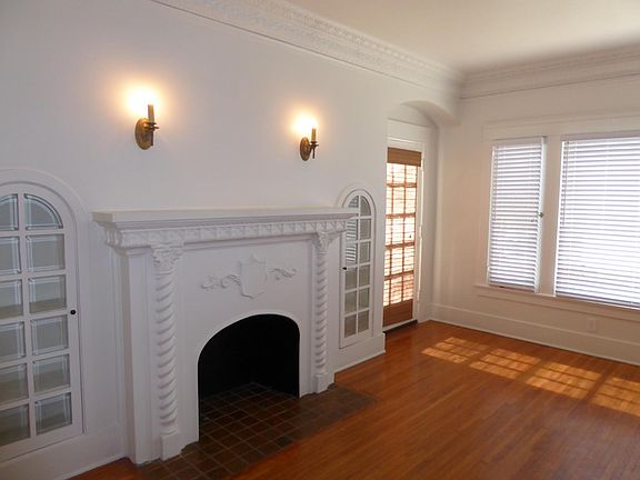 5th image of 6 Gaviota Ave #6