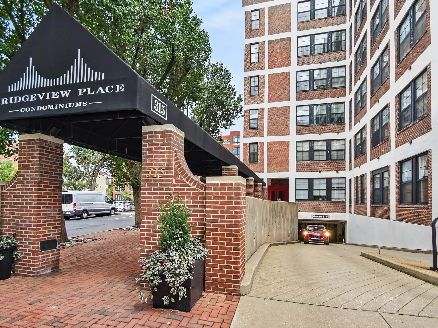 2 bed, 853 sqft, $3,150 — Photo 4