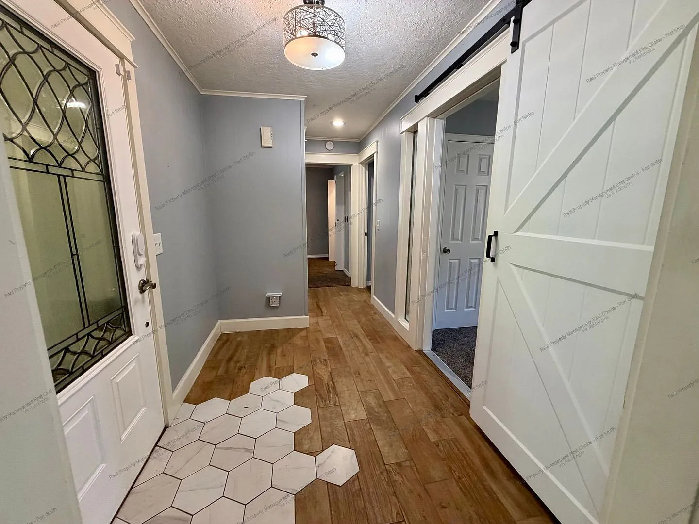 4 bed, 2.0 bath, 2750 sqft, $1,950 — Photo 4