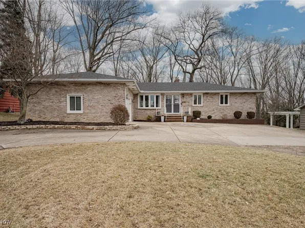3581 Alla Dr, Seven Hills, OH 44131
