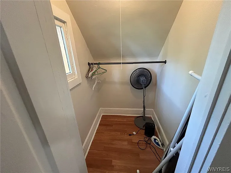 40 Lisbon Ave #UPPER — Photo 12