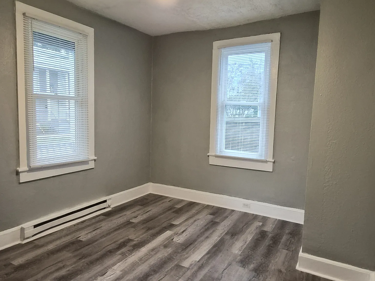 2 bed, 825 sqft, $1,350 — Photo 2