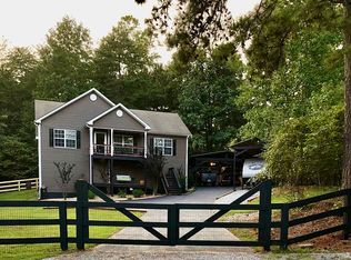 70 Lakeview Ct, Dawsonville, GA 30534