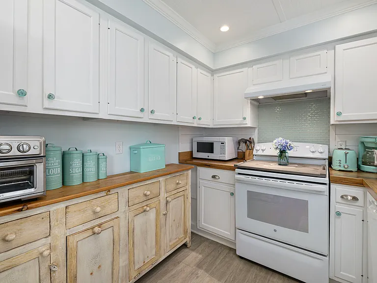 133 Carroll Ave — Photo 12