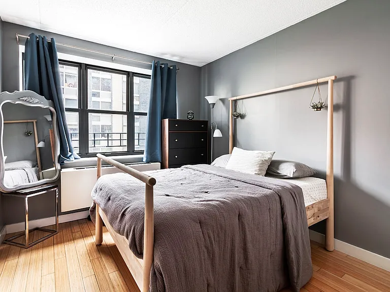 516 W 47th St #N3A — Photo 7