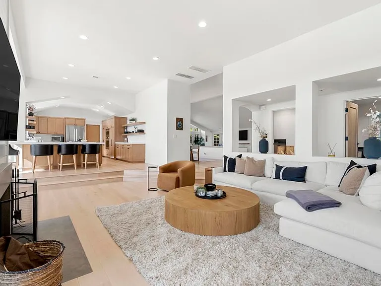 5427 La Crescenta — Photo 4